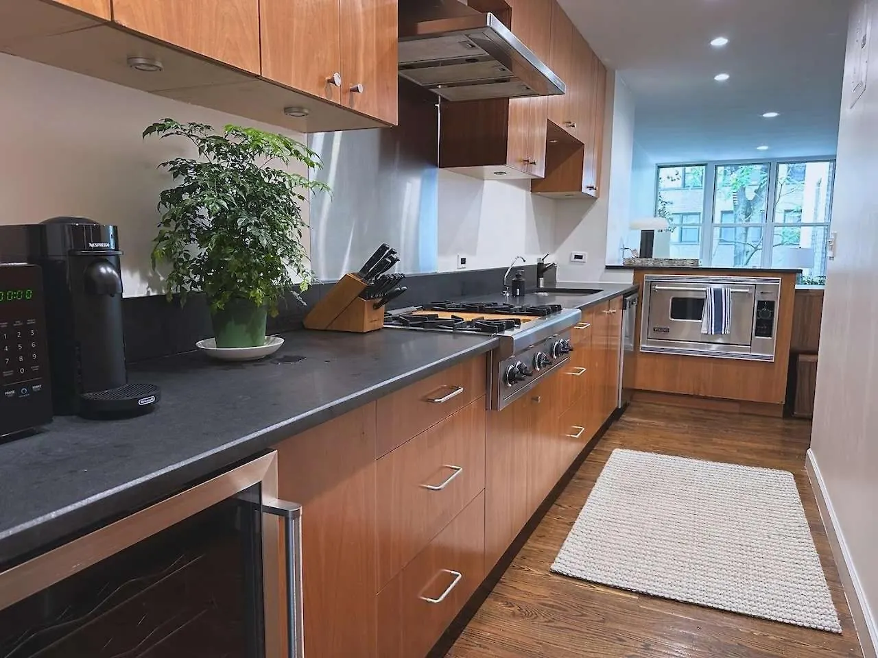 Private Townhome Near Un New York Holiday home