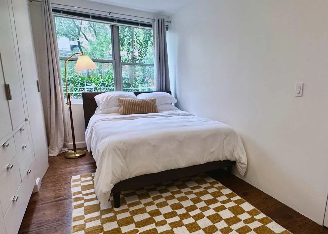 Private Townhome Near Un New York 0*,